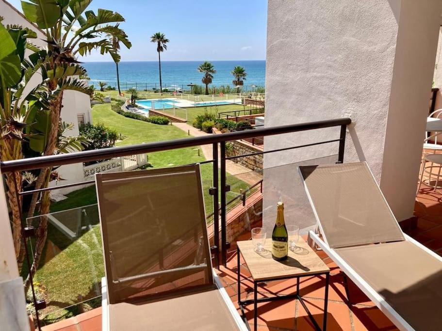 Sea Breeze Retreat - Golf Getaway Apartment Bahia de Casares Exterior photo