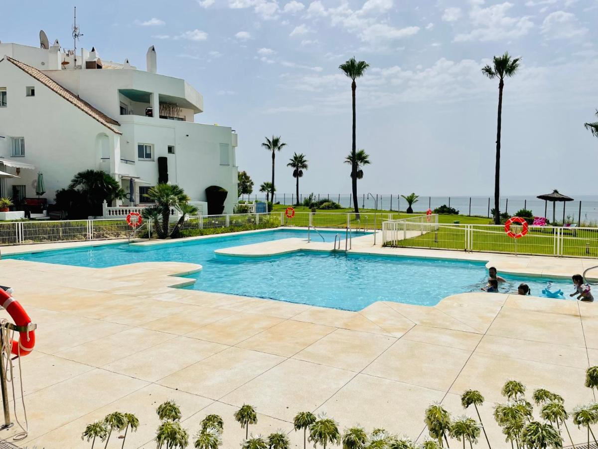 Sea Breeze Retreat - Golf Getaway Apartment Bahia de Casares Exterior photo